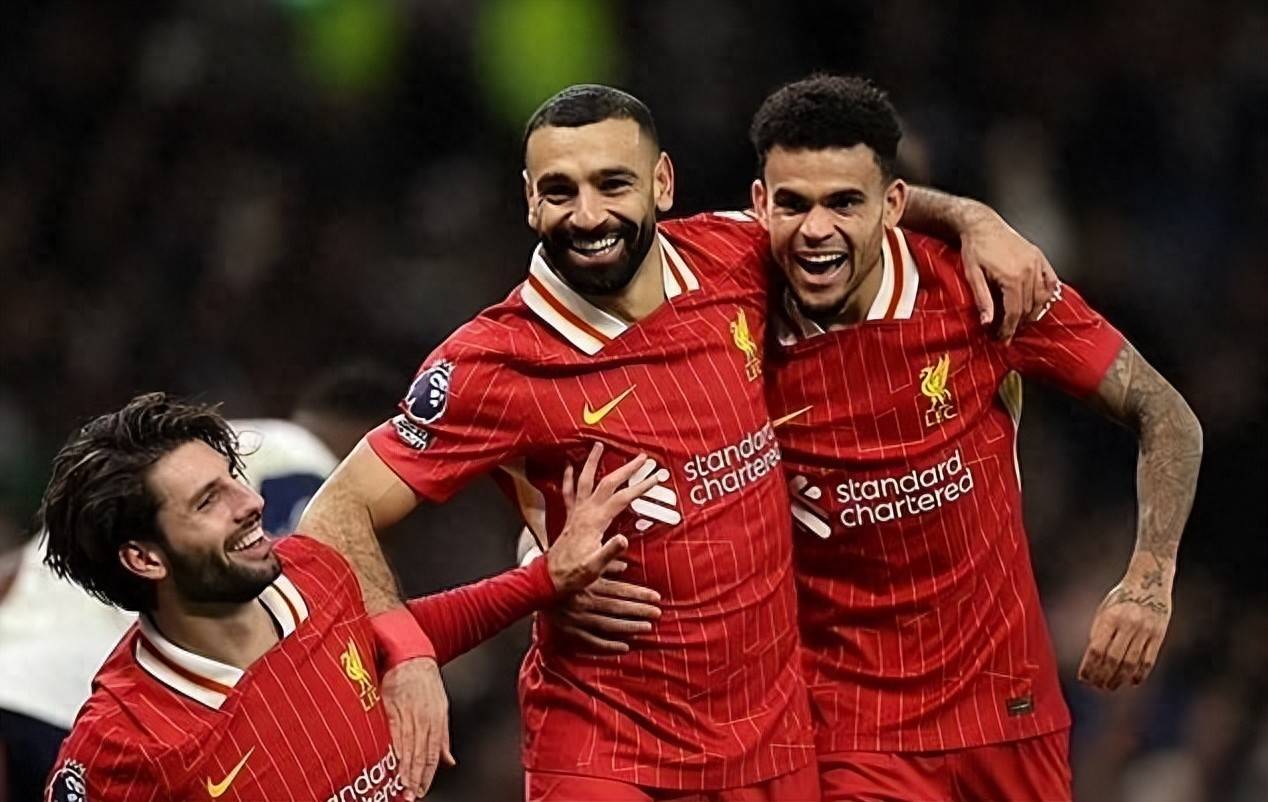 英超联赛冠军争夺激烈,领先球队表现不俗(英超联赛冠军争夺激烈,领先球队表现不俗气) 英超联赛冠军争夺激烈,领先球队表现不俗(英超联赛冠军争夺激烈,领先球队表现不俗气)