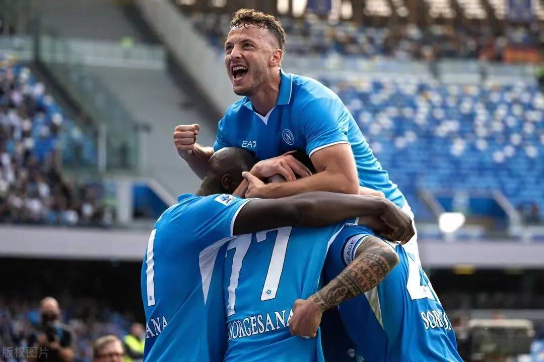 意大利体育报：那不勒斯与国际米兰的较量备受瞩目的简单介绍