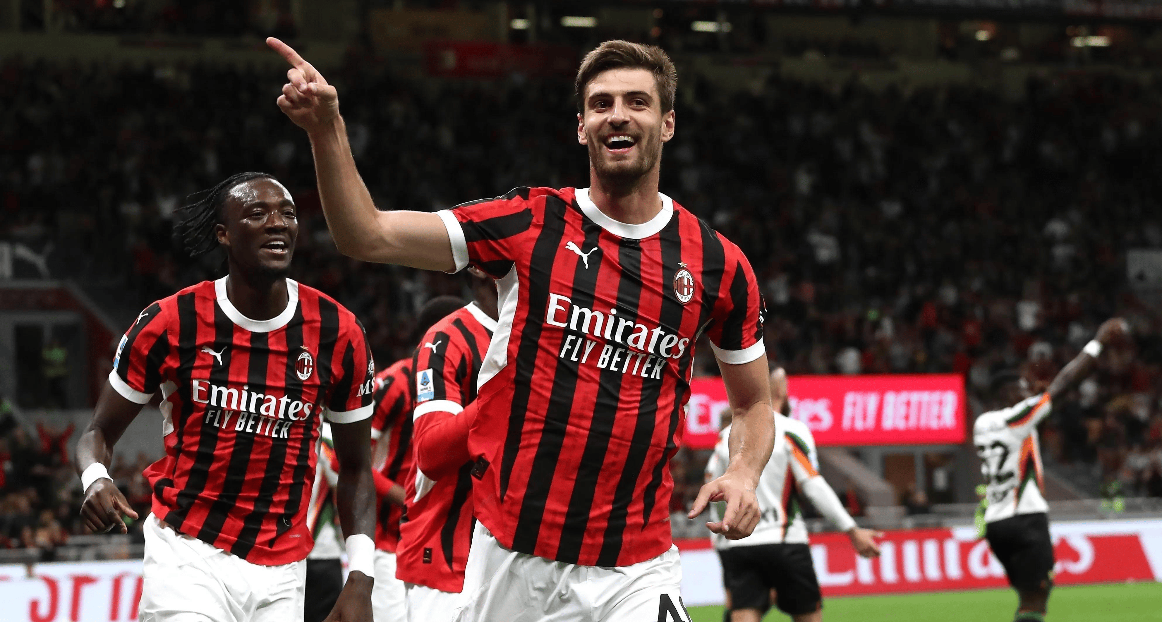 足球赛事引发热议，球队表现亮眼惹人瞩目的简单介绍