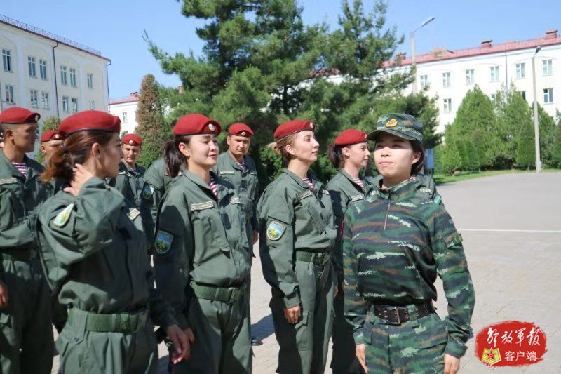 杏彩体育在线登录-恩菲尔德小将表现抢眼，劲旅添新力量