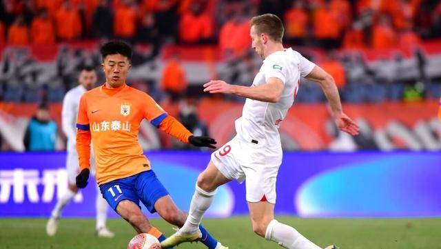 包含山东泰山在中超中打出团战，被誉为观众齐声高喊的词条