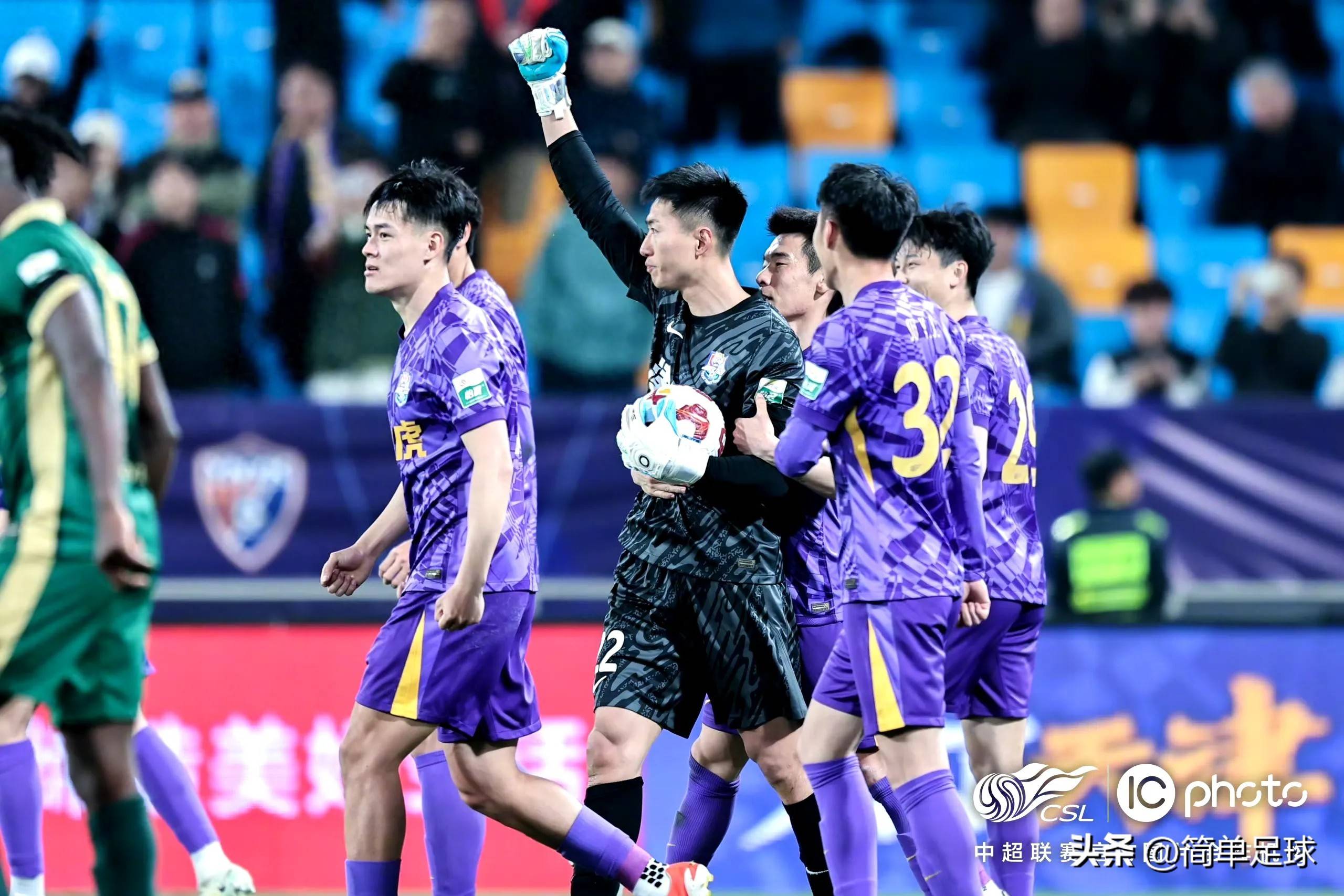 关键比赛即将上演，球队备战在行动的简单介绍