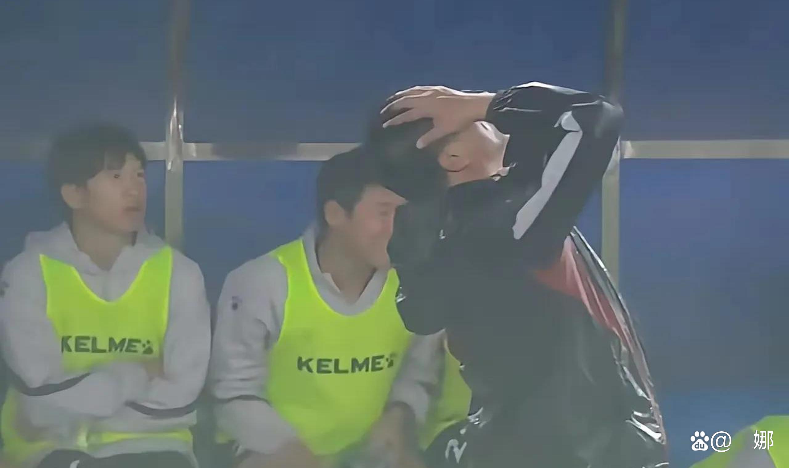 杏彩体育官网入口-精彩足球表演吸引众多球迷到场观战