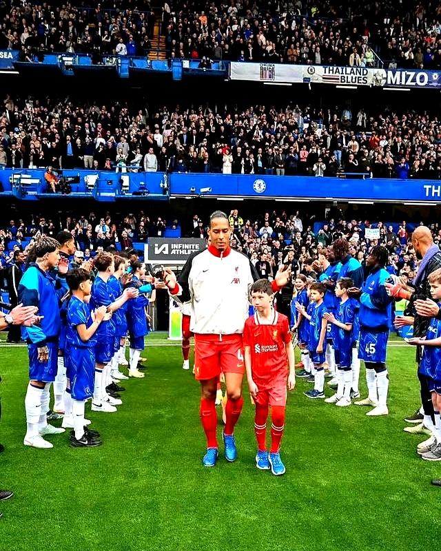 杏彩体育官网-球员踢飞点球，球迷掌声雷动全场