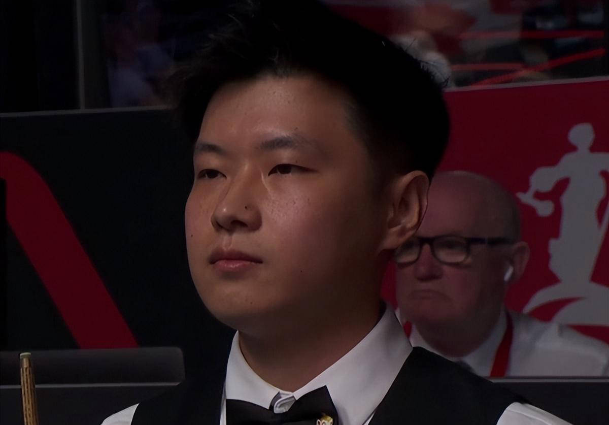 杏彩体育官网-沙尔克遭遇主场溃败，战绩不佳难以逆转的简单介绍