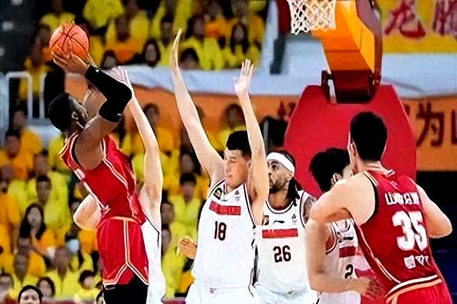 杏彩体育网页版入口-一场备受关注的比赛展现出激烈竞争！