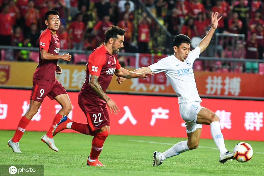 河北华夏幸福主场完胜河南嵩申 河北华夏幸福主场完胜河南嵩申