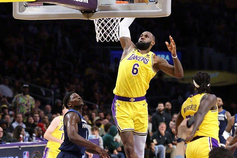 湖人队全队状态低迷，球迷担心连败