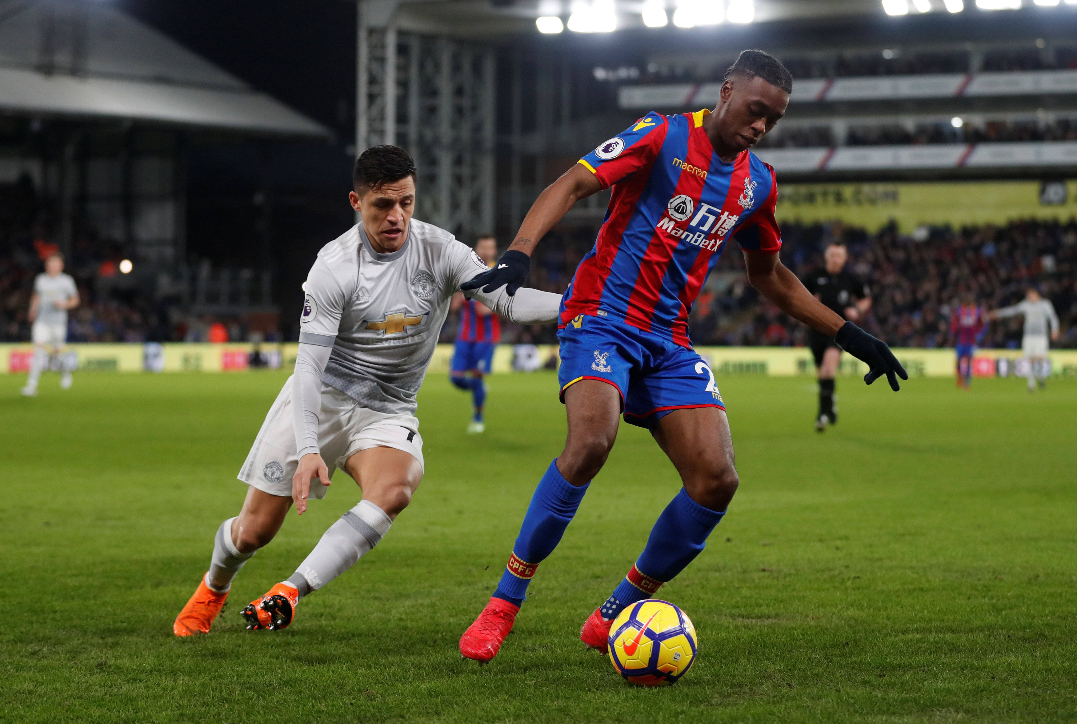 杏彩体育官网入口-水晶宫外援紧急离队，球队积极补强的简单介绍