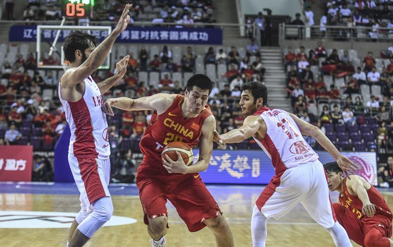 湖北男篮全力以赴,荣获胜利 湖北男篮全力以赴,荣获胜利