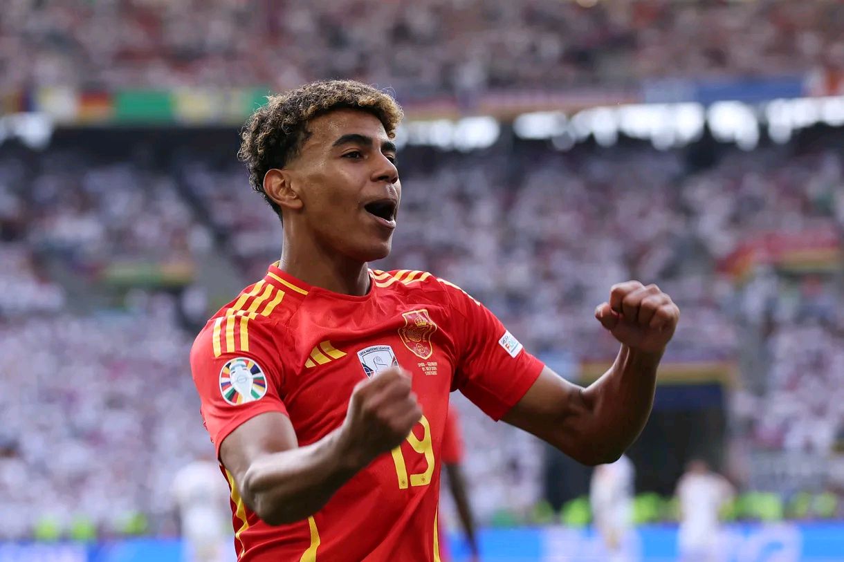 西班牙队成功晋级欧洲联赛八强