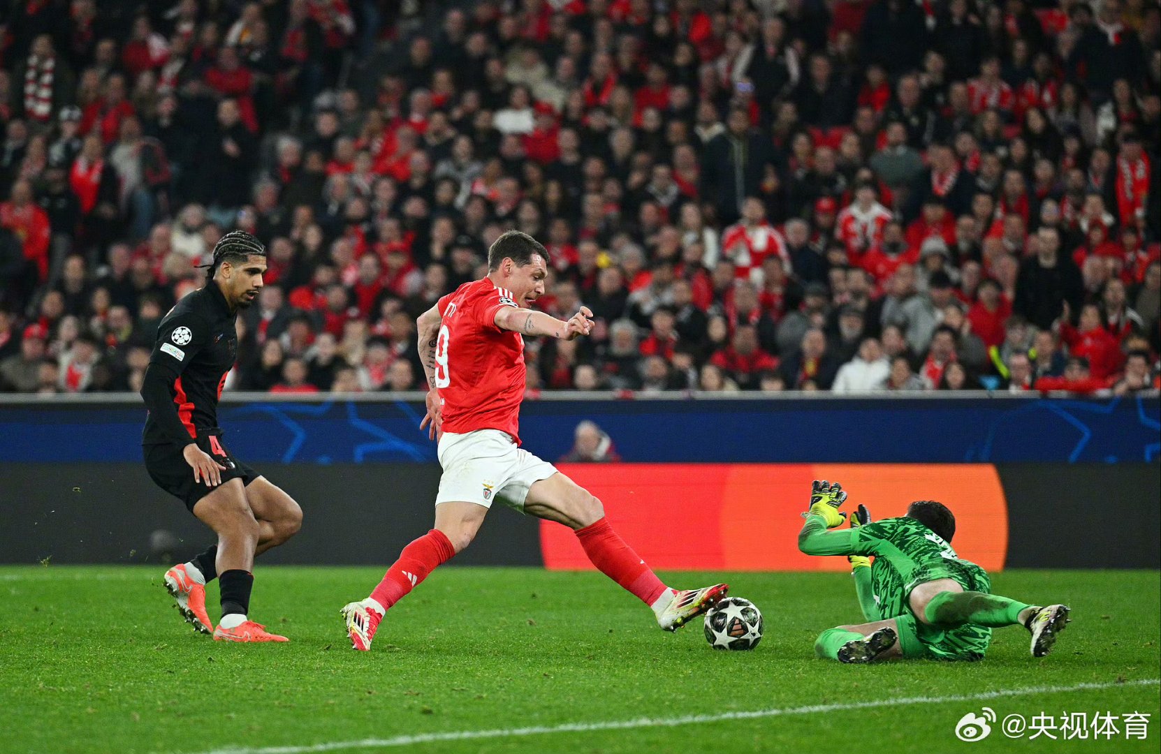 杏彩体育app下载-瓦伦西亚客场1-0小胜埃瓦尔，继续保持欧战资格希望的简单介绍