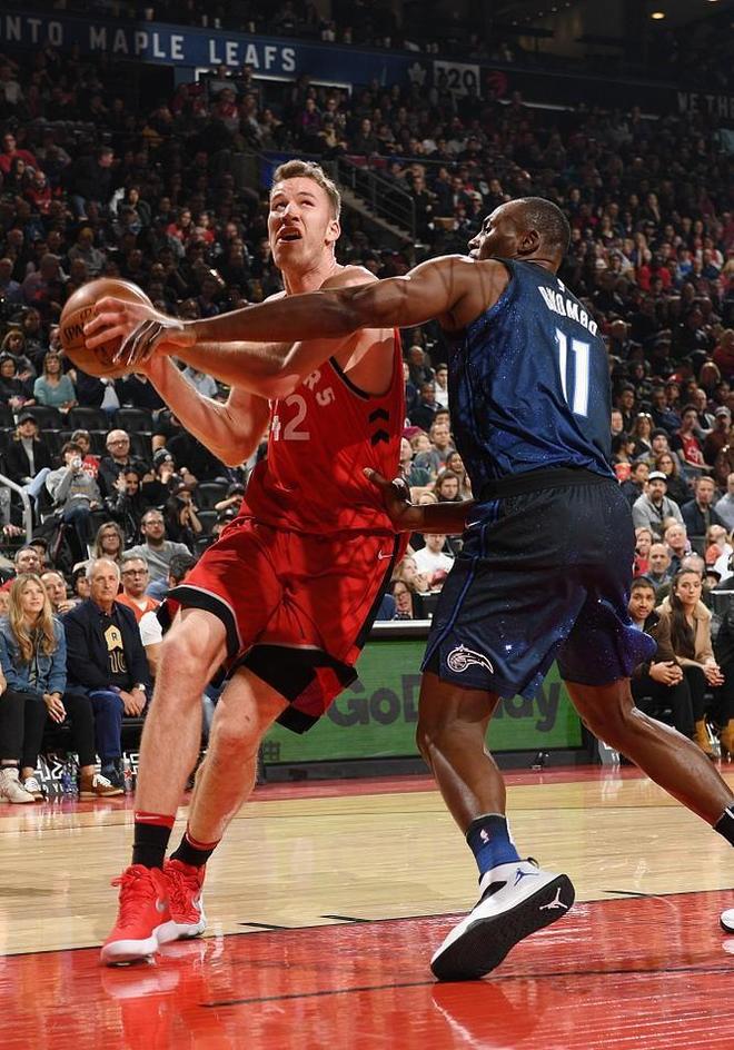 猛龙大胜太阳，继续领跑东部