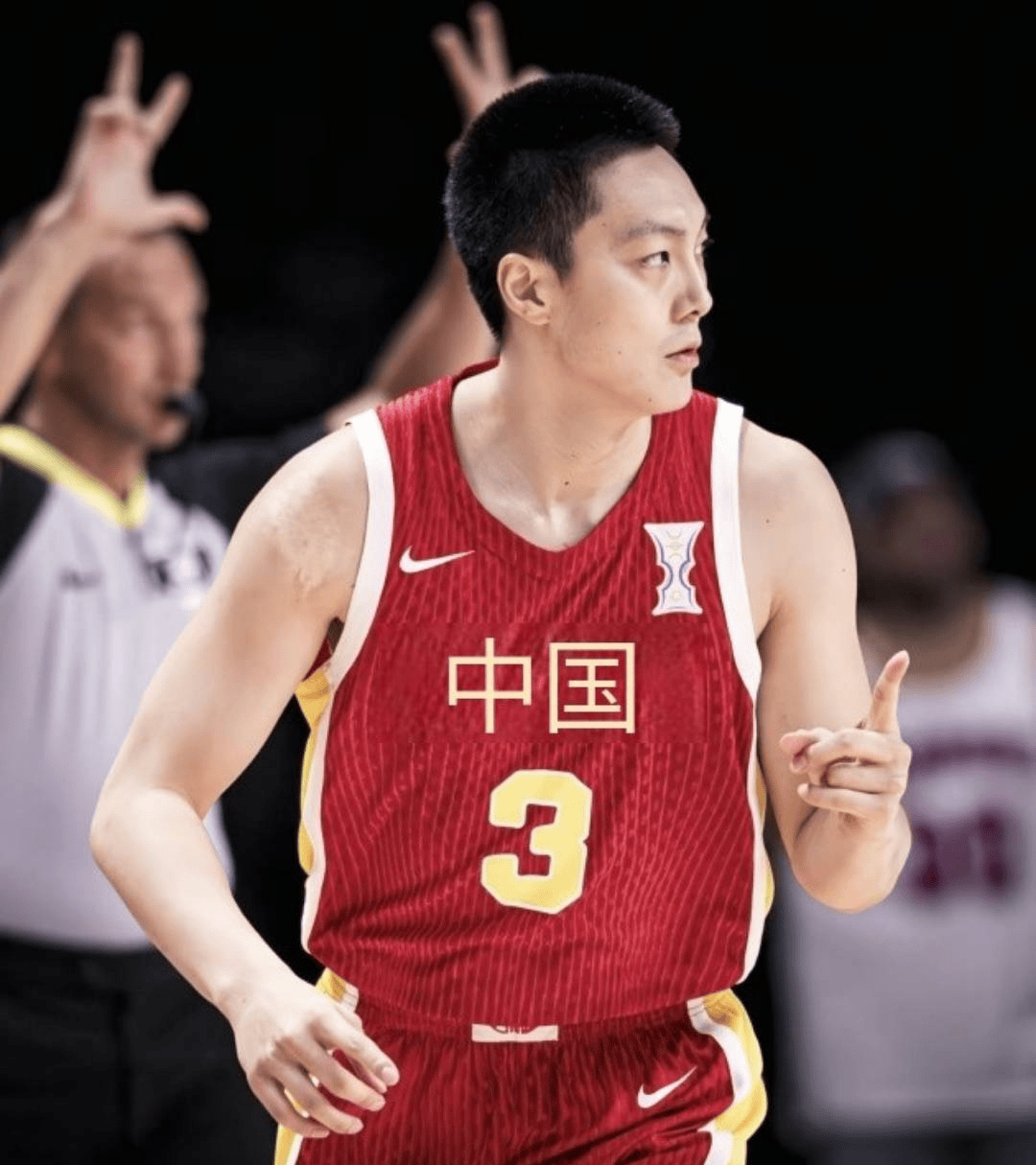 亚洲年轻篮球运动员备战全国比赛