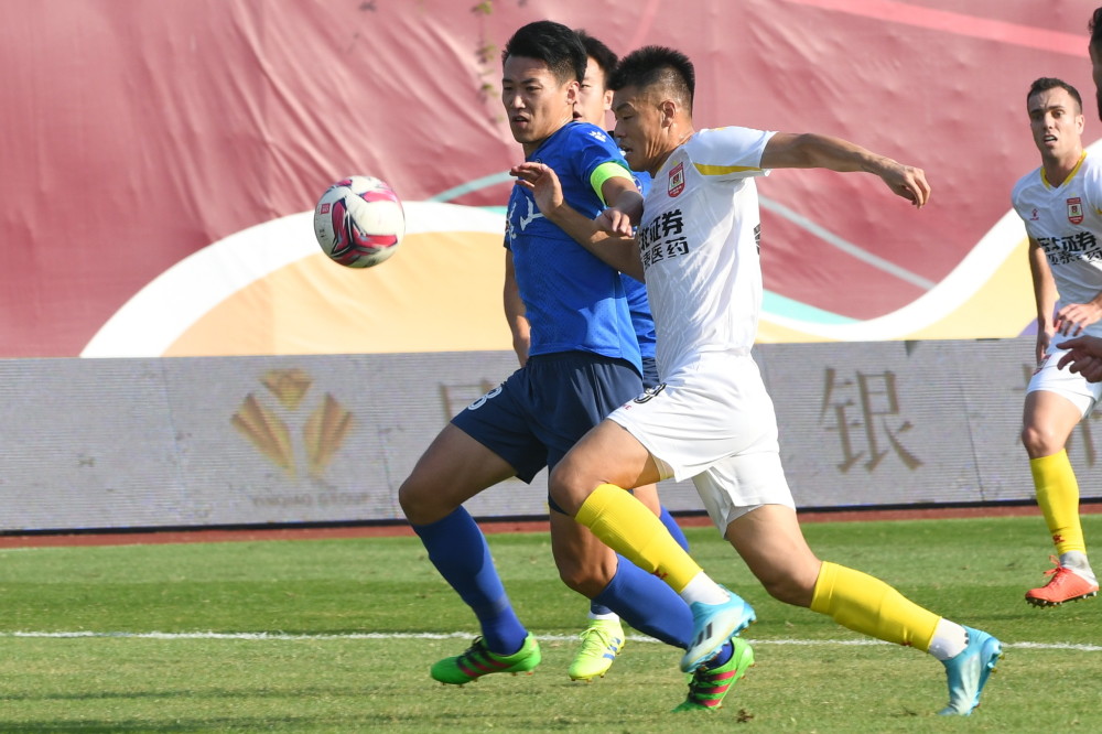 北京客场击败贵州，稳坐榜首