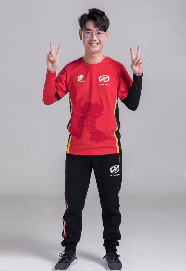 职业联盟新进青年表现出色，反客为主力挽回颜面的简单介绍