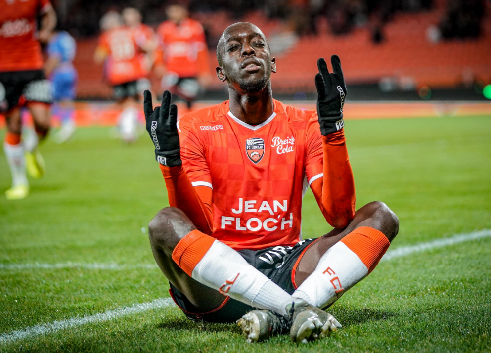 关于里昂客场大胜,稳居积分榜前列的信息 关于里昂客场大胜,稳居积分榜前列的信息