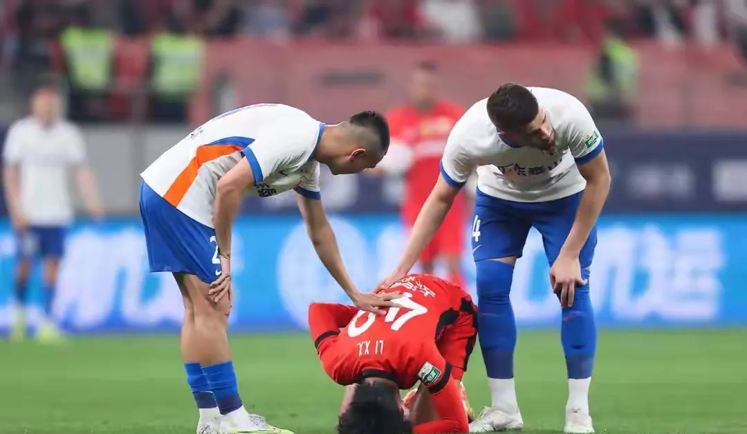 足球比赛的悬念和刺激程度令人沉迷不已的简单介绍