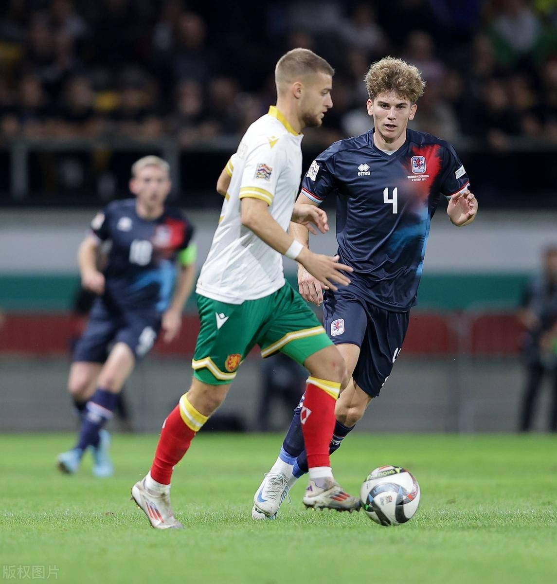 关于保加利亚队遭遇惨败，错失晋级机会的信息