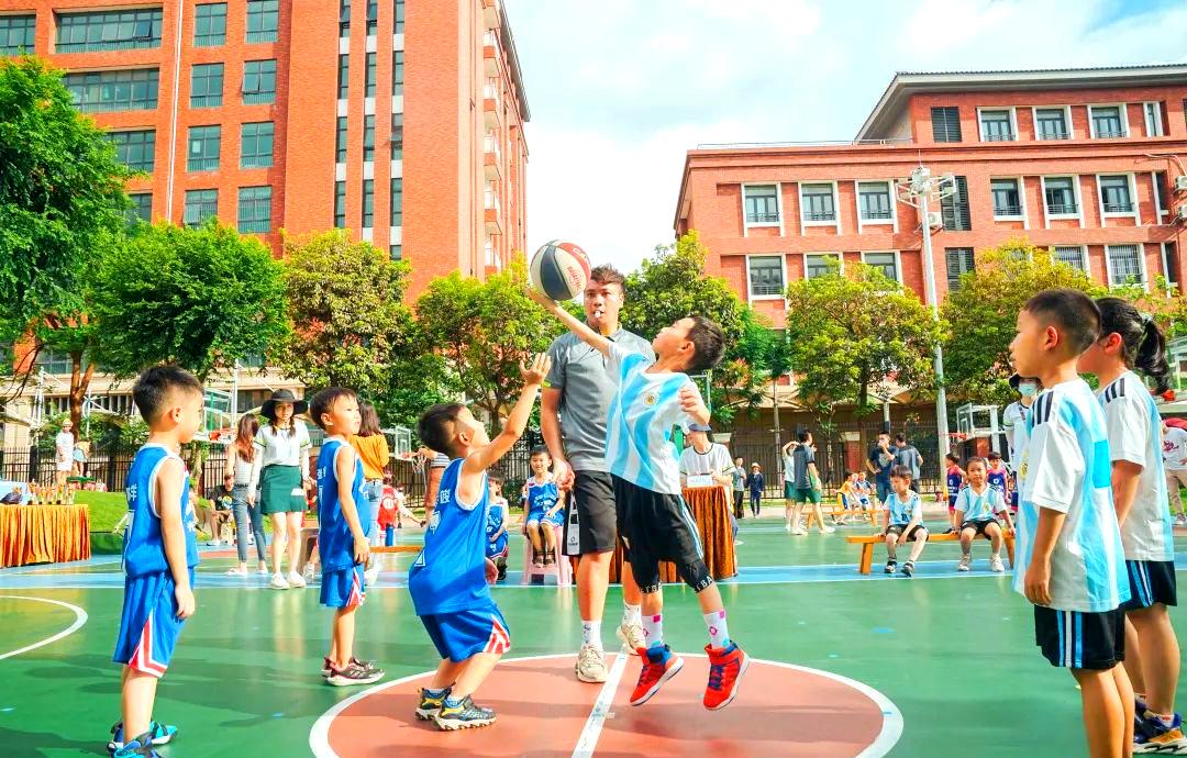 激动人心的篮球盛宴,球迷热情高涨的简单介绍 激动人心的篮球盛宴,球迷热情高涨的简单介绍